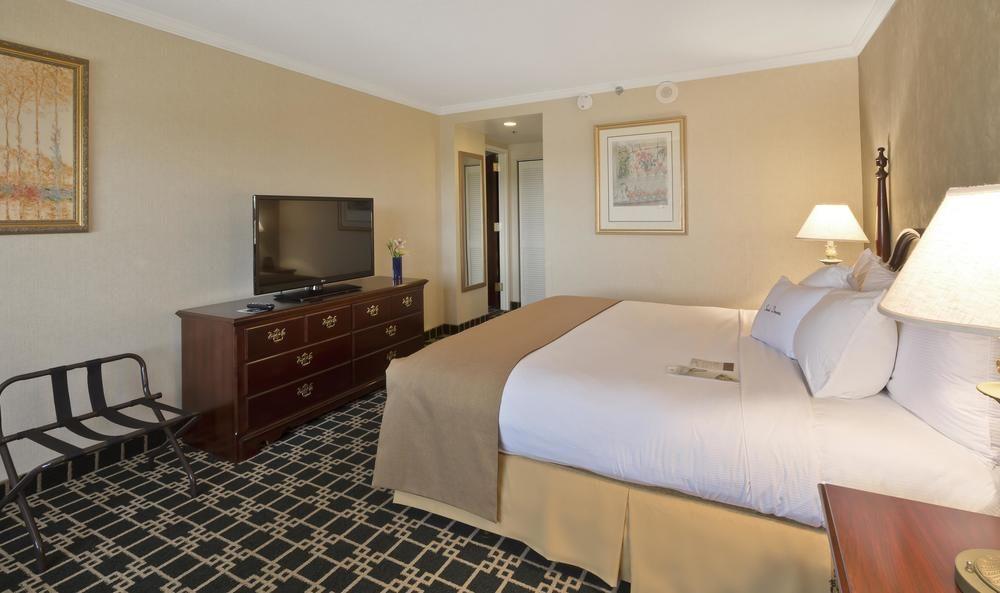 Doubletree By Hilton Fort Lee/George Washington Bridge Экстерьер фото