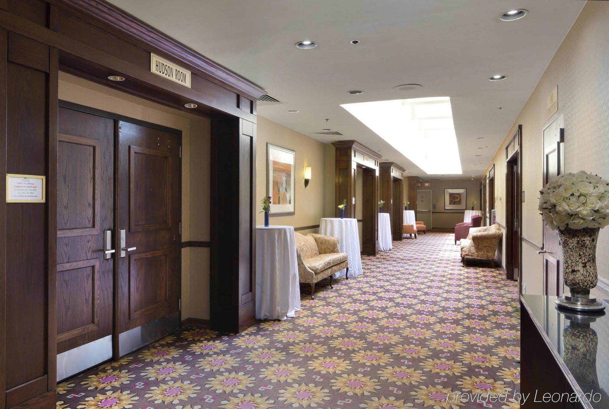 Doubletree By Hilton Fort Lee/George Washington Bridge Экстерьер фото