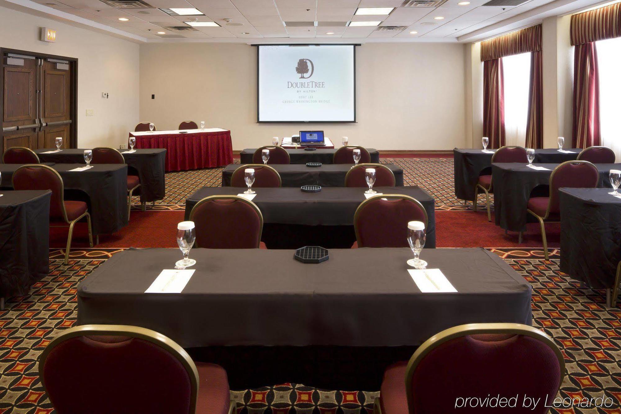 Doubletree By Hilton Fort Lee/George Washington Bridge Экстерьер фото