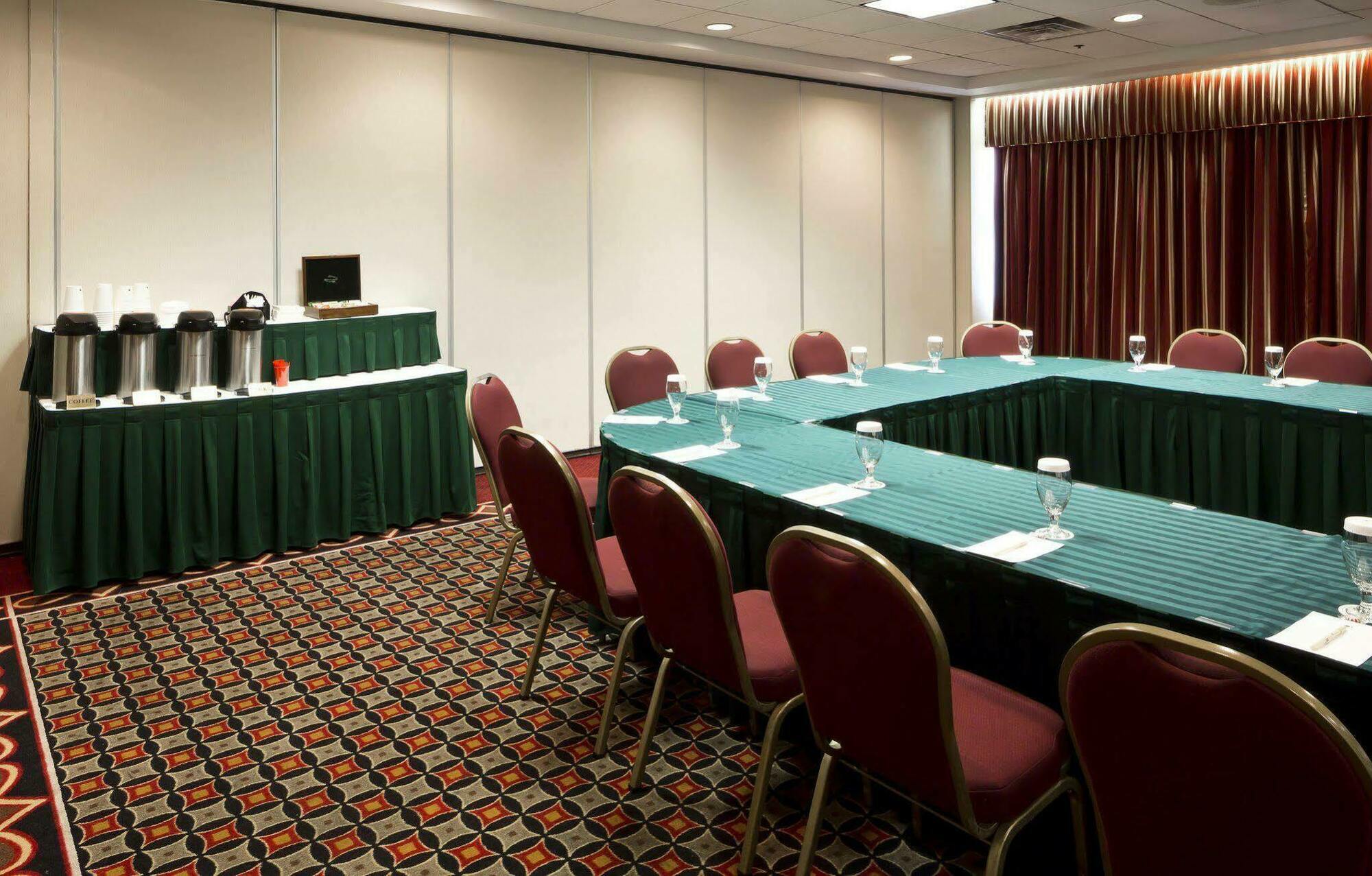 Doubletree By Hilton Fort Lee/George Washington Bridge Экстерьер фото