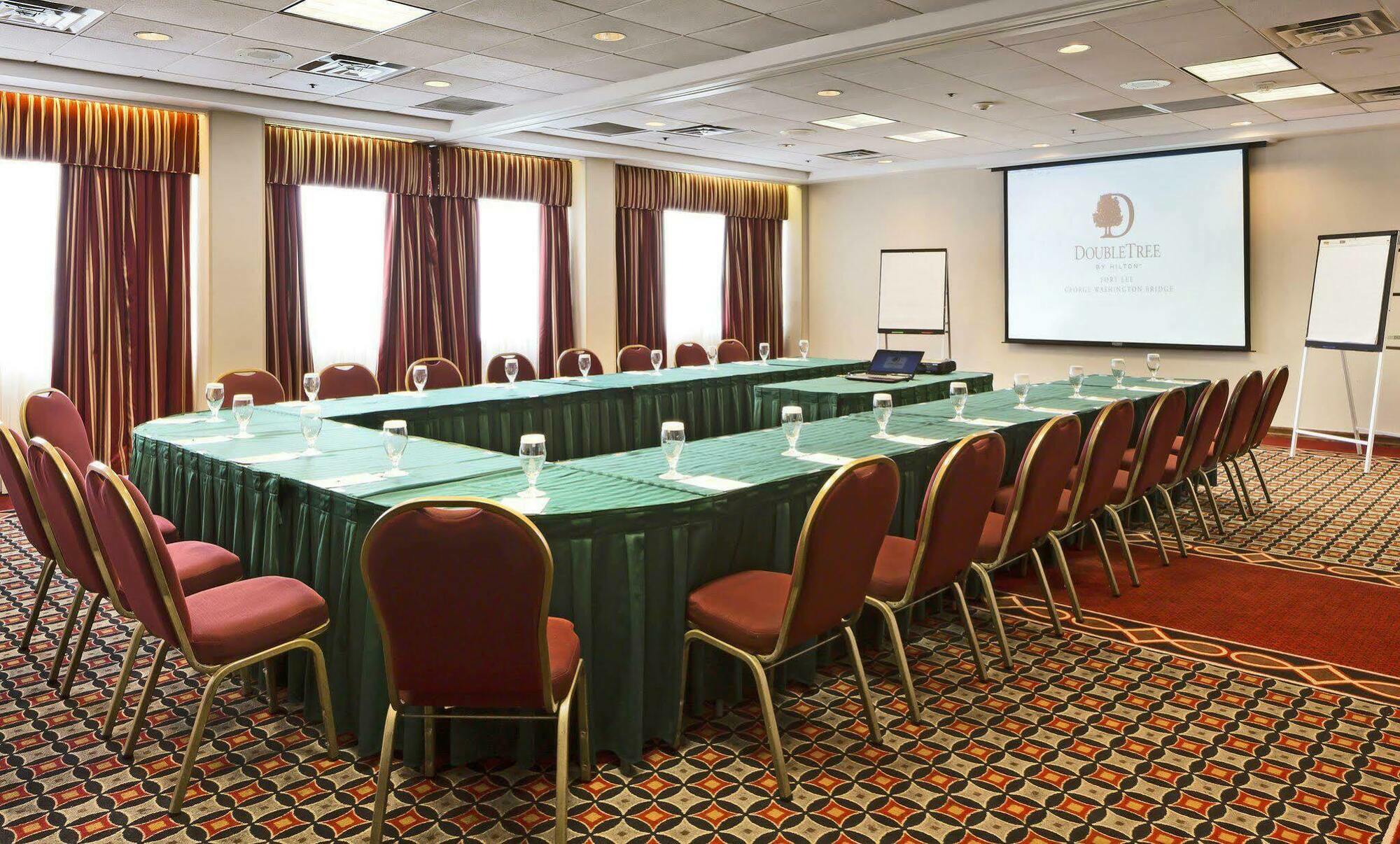 Doubletree By Hilton Fort Lee/George Washington Bridge Экстерьер фото